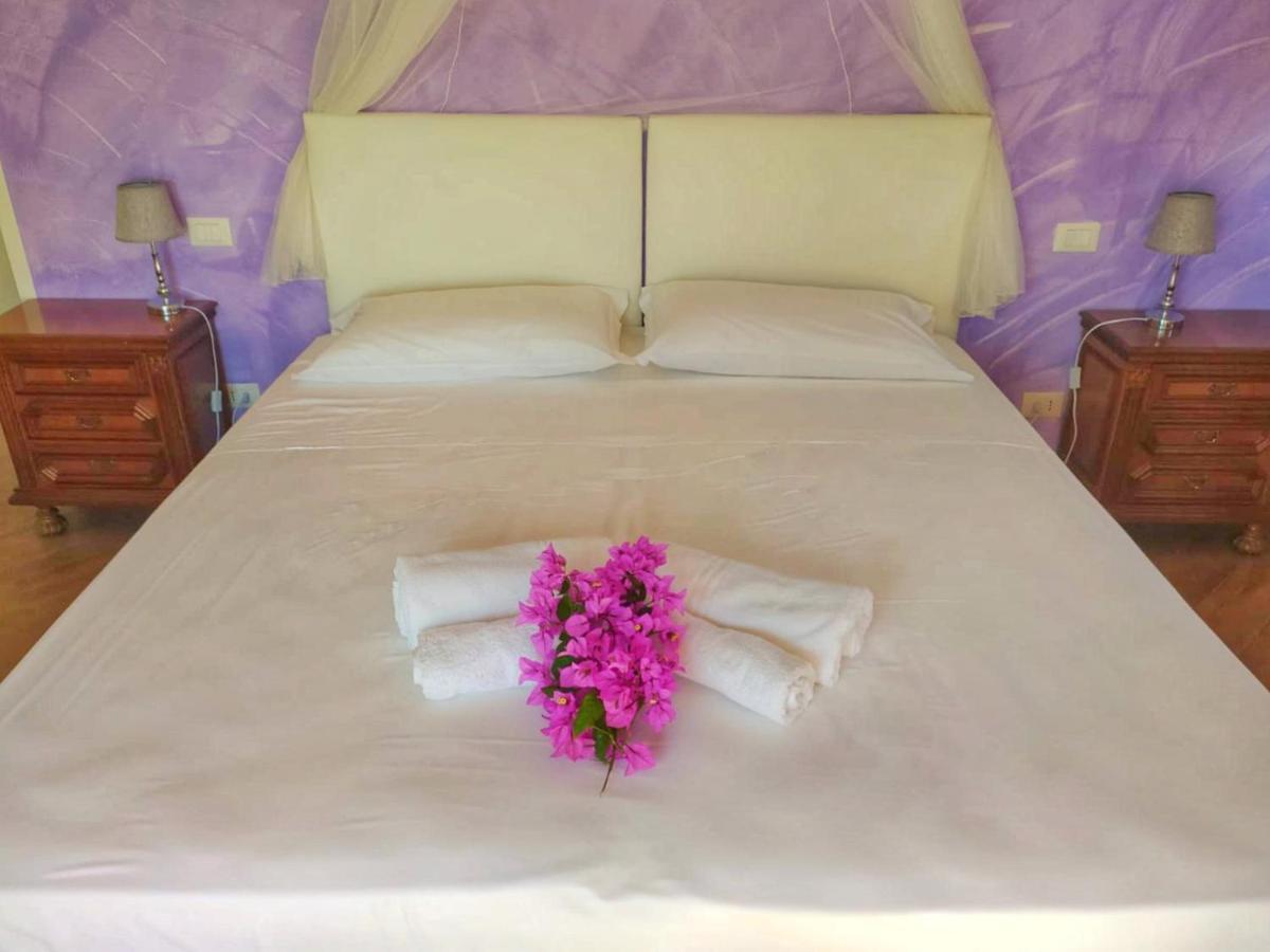 B&B Villa La Bouganville Камайоре Экстерьер фото